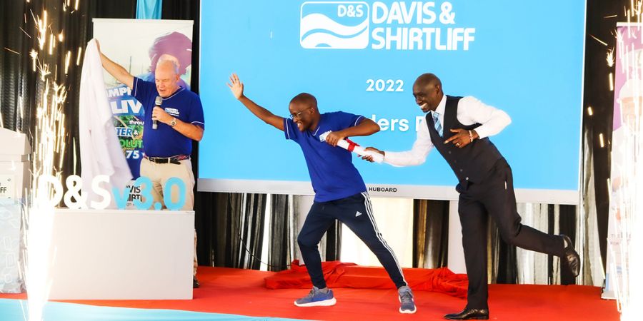 D&S group CEO George Mbugua took the leadership baton from the outgoing CEO David Gatende as Group Chairman Alec Davis looks on during the founders Day celebrations